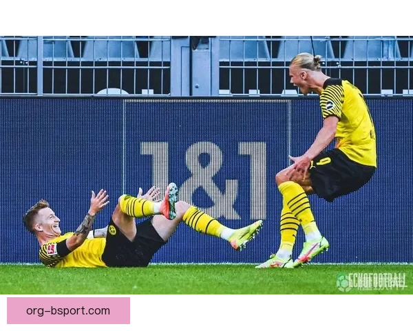 哈兰德世预赛遭严密包夹两战零射正锋线巨星陷入罕见进攻困境引发足坛热议