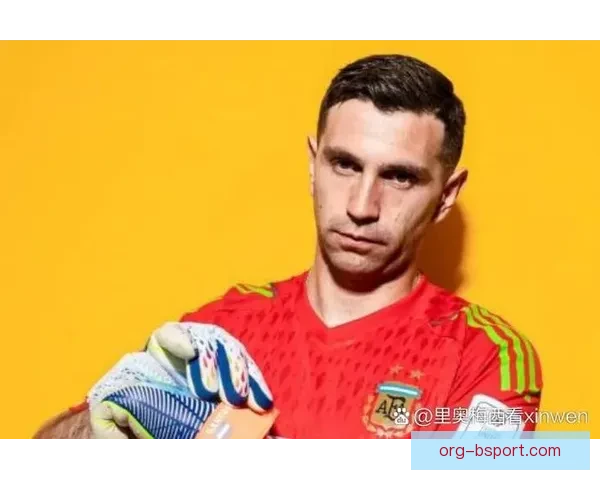 埃米利亚诺·马丁内斯连续获雅辛奖彰显门将卓越实力与稳定表现