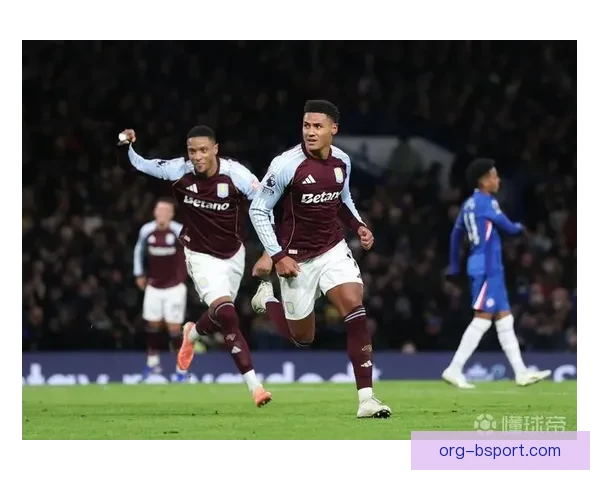 孔萨在维拉防线表现出色稳定几乎零犯规引领球队防守稳固